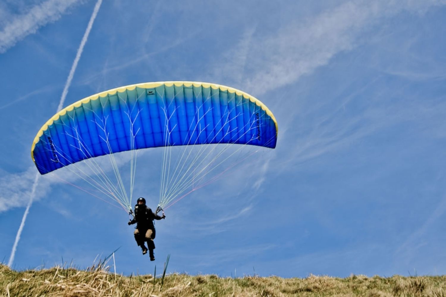 thrilling-paragliding-at-pawna-claim-your-spot-today-sea-water-sports