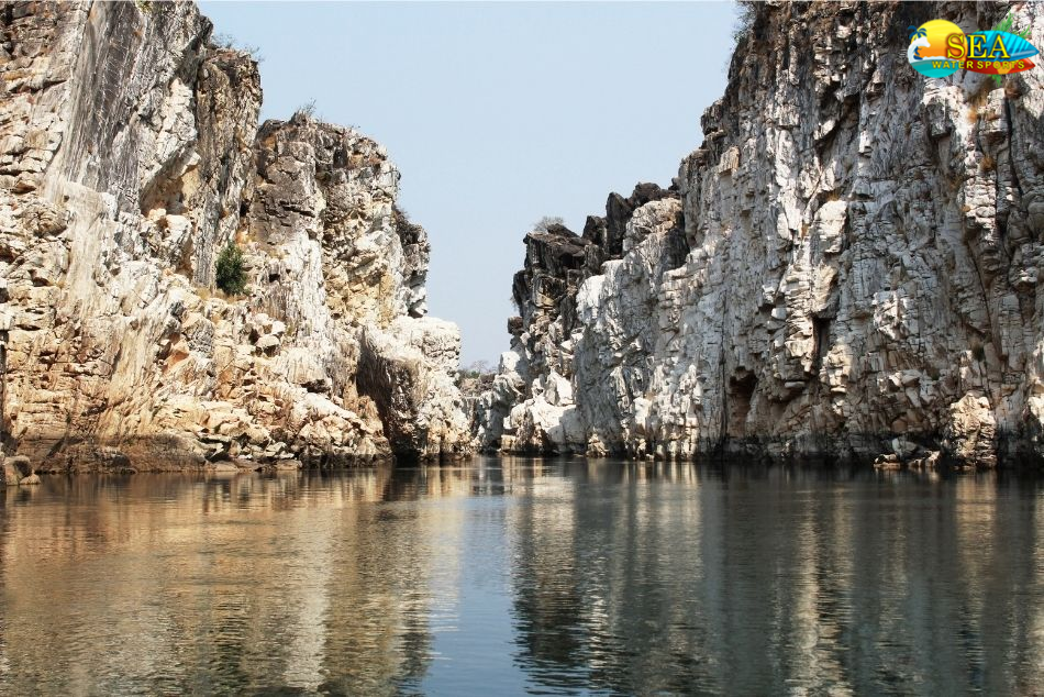 Marble Rocks at Bhedaghat In Madhya Pradesh | Things To Do - Sea Water ...