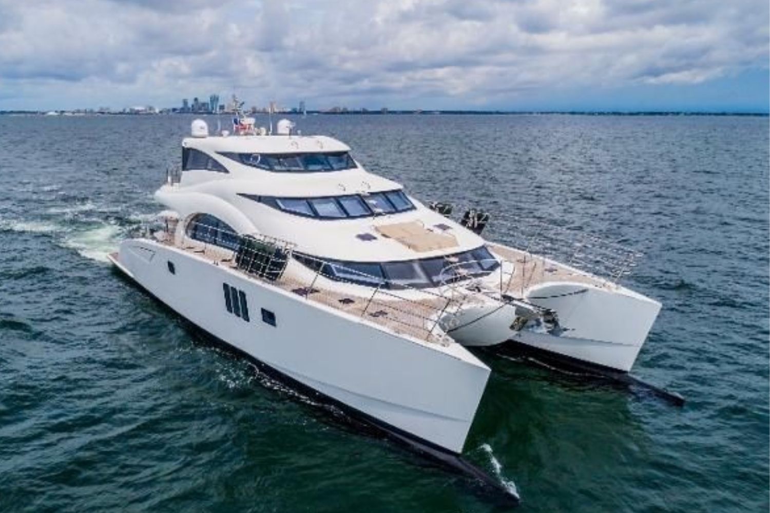 Luxury Yacht Experience In Mumbai