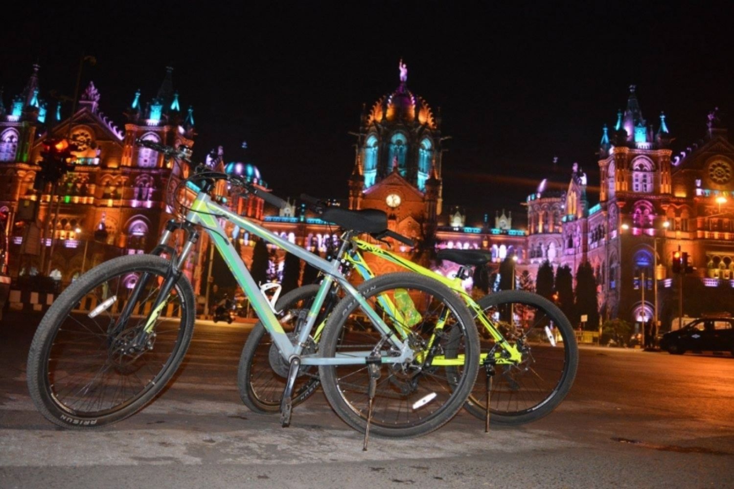 Midnight Cycling Mumbai Tour