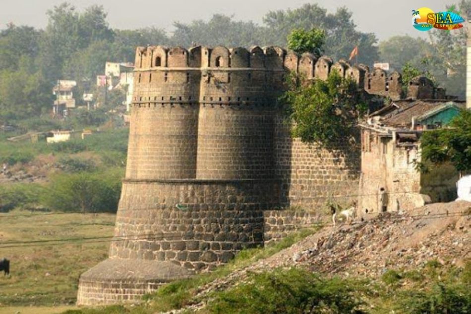 Akola Fort